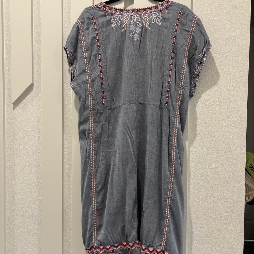 Johnny Was Gray Embroidered Top with Red and Purple Details Size XL - Picture 2 of 4